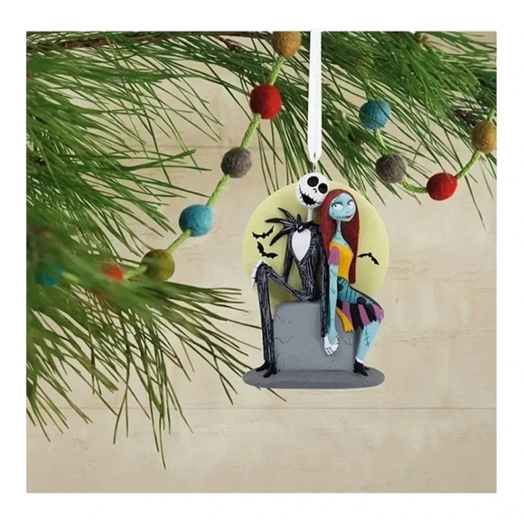 HALLMARK CHRISTMAS ORNAMENT JACK SKELLINGTON AND SALLY NWT - Picture 2 of 9